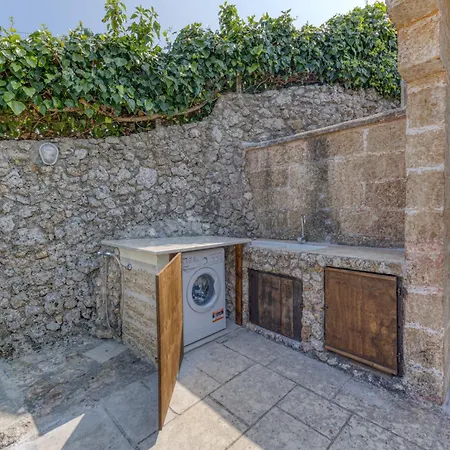 Lu Munte Villa *